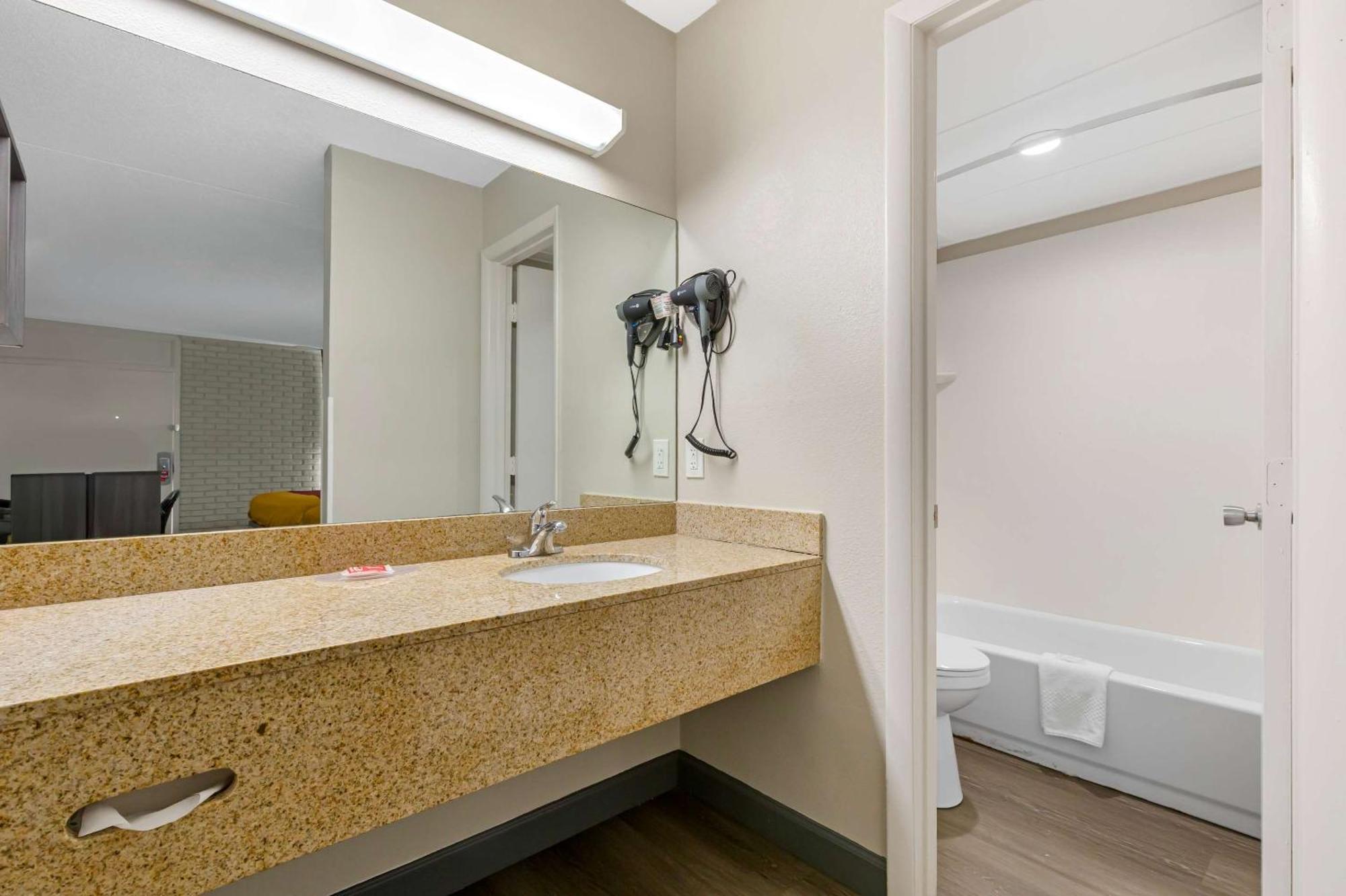 Econo Lodge Creedmoor Eksteriør bilde
